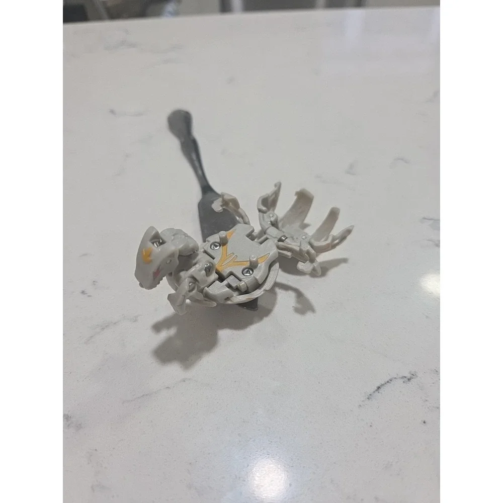 BAKUGAN Lumagrowl 660g Gray Haos GUNDALIAN INVADERS